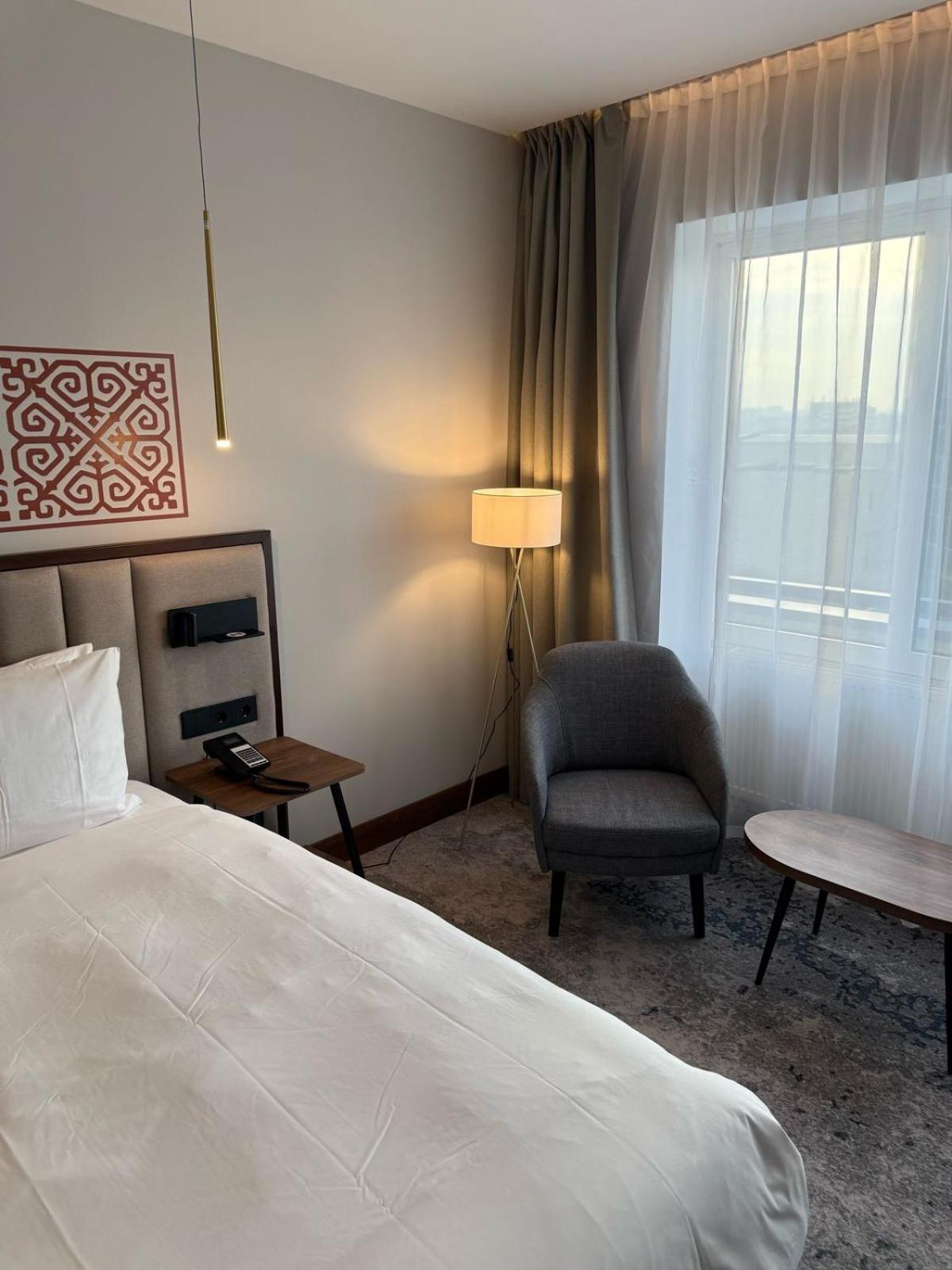 Rahat Palace Hotel Almaty Extérieur photo